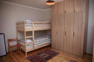 Гостевой дом Hooga Guest House Калаван Двухместный номер с двуспальной кроватью и дополнительной кроватью-7